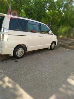 تۆیۆتا ڤۆکسی